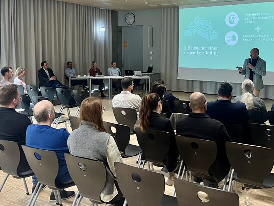 Bildungsfachtag zum 1:1 Projekt Wiesbaden