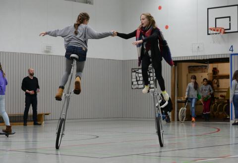 In unserer Schulsporthalle