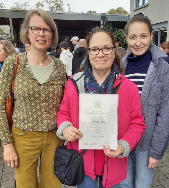 Übergabe Preis Schulkonferenz