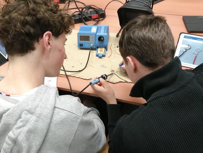 Exkursion zum Schülerlabor „Teilchenfallen“