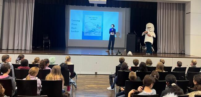 Autorinnenlesung mit Corinna Ruhl