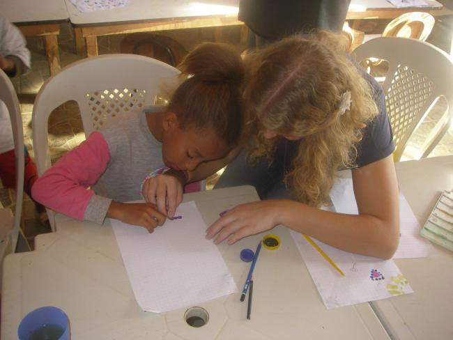 Hausausgabenbetreuung im Schulprojekt Vila Claudia