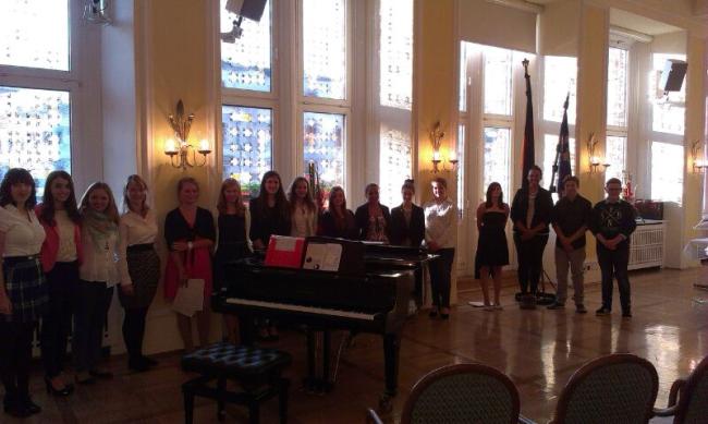 Der Chor des GMB singt beim Neubürgerempfang in Wiesbaden! 